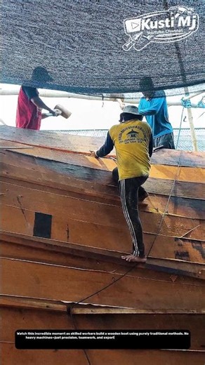 Insane Traditional Boat Building Skills! Manual Plank Installation You Must See.
