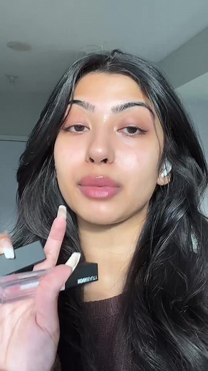 Everyday Glossy Lips using @novabeauty by @FashionNova ad