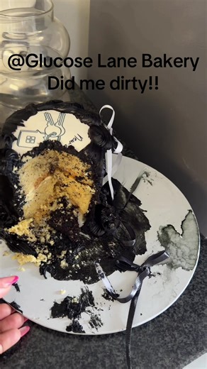 @GlucoseLaneBakery you did me dirty and you are nonchalant…your customer service is also poor R450 ya tirheliwa… you don’t treat customers the way you do !!!! Tried reaching out but you decided to do what’s best for you 🚮#tsongatiktok🔥🔥🇿🇦 #glucosebakery #trash