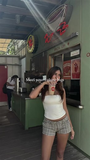 Meet your SOME of your future bigs!!🩷🤸‍♀️ We can’t wait to meet you. #bigs #sorority #deltazeta #CapCut