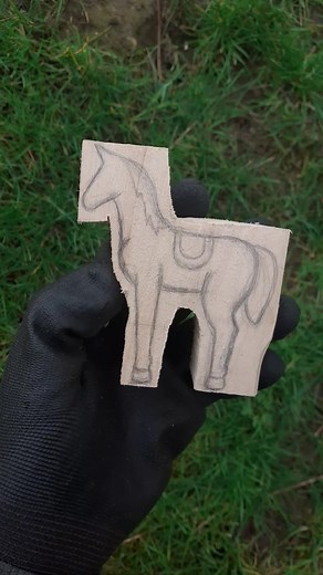 Handmade Woodcarving: Carving a Wooden Horse Craft DIY