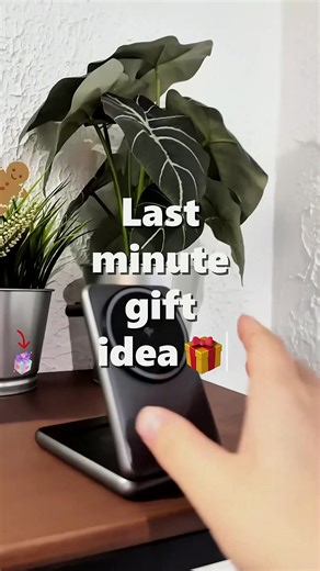 This 3-in-1 magnetic charger is definitely a great gift and will help keep your desk tidy.#acer #3in1charger #3in1wirelesscharger #iphonecharger #portablecharger