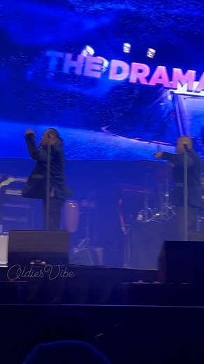 @thedramaticsofficial “In The Rain ” live at the Always & Forever concert 11/18/23 🔥✊🏻💚 (Full video on #tiktok) 🎥: @jessiej24.7 . . . . . . . . . . . . . . . . #thedramatics #meandmrjones #fyp #rnbvibes #oldies #70ssoul #oldisgold #music #soul #bobbydeepresents #alwaysandforever #music #oldiesbutgoodies #reels #intherain #iwanttogooutsideintherain | Oldies Vibes