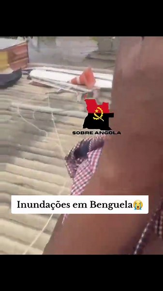 🌍BENGUELA O rompimento de um dique de contenção na margem esquerda do rio Cavaco, localizado no bairro das Bimbas, no município de Benguela, provocou inundações em várias zonas da região. A estrutura não resistiu à forte pressão da água das chuvas intensas registadas nos últimos dias. Como consequência, áreas como a Calomanga, assim como campos agrícolas e fazendas próximas, foram invadidas pela água. A situação também afectou bairros vizinhos, entre os quais Massangarala, Cotel e Santa Teresa.