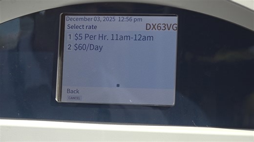 Neptune Beach mayor defends $5 hourly nonresident parking rate for Beaches Town Center