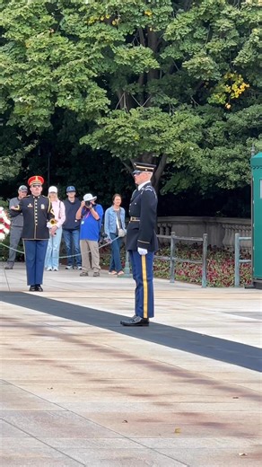 We were privileged to be able to perform a wreath laying ceremony at the tomb of the unknown soldier! A couple of our veterans were honored to be the ones to place the wreath! Honor Flight Network | Permian Basin Honor Flight