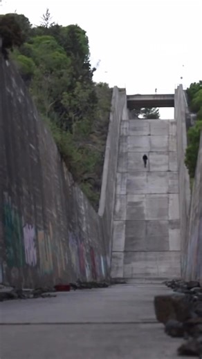 Extreme BMX challenge: Mastering downhill with a BMW steering wheel mod!