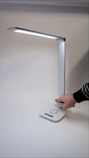 Lampe de bureau LED avec chargeur sans fil intégré
