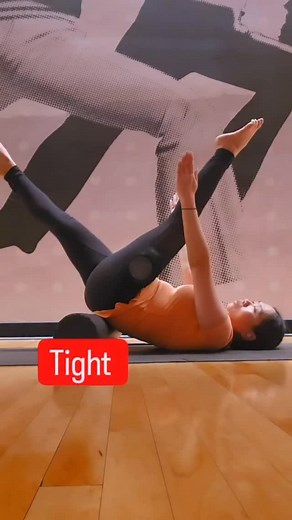 Embrace the power of the mindful reverse bicycle exercise with a foam roller on my pelvis.to.lengthen strengthen tight hamstrings and to build hip flexors strength with the foam roller to support as a key addition to my postpartum routine, dedicating just one minute a day to this transformative practice! If you're feeling overwhelmed, simply comment "Core "and I'll send you a link to access my free 67 part video series on reviving pelvic floor health. Class.Registtstion to be part of the early b