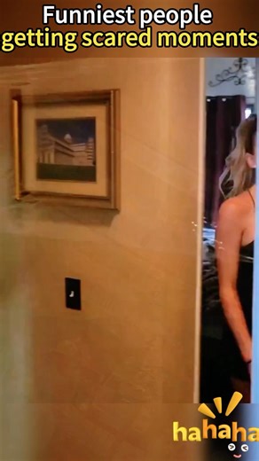 Funniest people getting scared moments