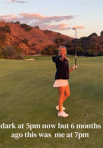 screaming crying throwing up because it’s too dark and cold to go play golf right now 😭😭😭 #winter #snow #golf #golfer #golfoutfit