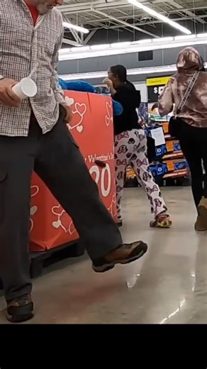 52K views · 9.6K reactions | Fart with an Extra Gift!!!  Funny Fart Prank! 藍 #funnypranks #fart #farting #fartprank #funnyfarts #fartsniffers #funnyreels #funnyvideos | Superstupidpoop Pranks | Facebook