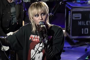 Miley Cyrus continues her rock chapter with cover of Hole's "Doll Parts" on the Howard Stern Show