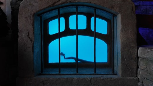 Shanghai Disney Resort on Instagram: "🔈 New hidden surprises! Gary tracks found in Zootopia’s Nocturnal Alley🐍 Hissss~ A reptilian shadow darted across Nocturnal Alley! It turns out our new resident, Gary De'Snake, who's slithered his way into the alley and joined the animal choir of "Zootopia, We Love You" 🎵 Did you spot this brand-new Easter egg? 🔈动物城新彩蛋！盖瑞现身夜行弄堂🐍 嘶嘶嘶~ 夜行弄堂竟然出现了爬行动物一闪而过的影子！原来是动物城新居民盖瑞，悄悄潜入了夜行弄堂，还新加入了动物城居民们的大合唱🎵 这一波新彩蛋，你捕捉到了吗？ #sh