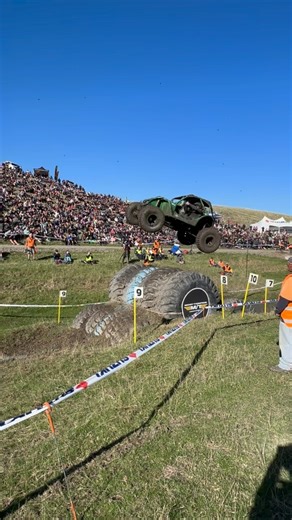 AND THATS A WRAP!! Absolutely epic weekend away down the line for the Suzuki Extreme 4x4 Challenge with Dan Cowper and all the amazing people involved with the event! Hugh Congratulations to Sam Thomsen for taking the WIN 🏆 Scott Biggs in a very close second place with both drivers having some exceptional driving and pushing the limits of what can be achieved in an off road machine with the right setup!! Massive shout all to all the drivers and teams for putting on some crazy crowd stopping mom
