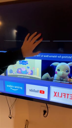 Your TV isn't broken... it just needs a tap 😆👏 | UNILAD Tech