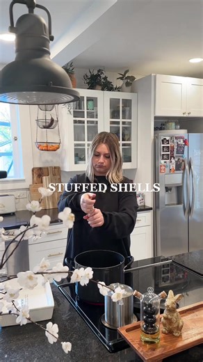 Easy Stuffed Shells Recipe (Lazy Girl Dinner!)