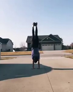 Gymnastics Challenge of the Day! #gymnasticschallenge Video: @lindsay.carissa IG Instagram: https://www.instagram.com/intlgymnast/ IG Twitter: https://twitter.com/intlgymnast | International Gymnast Magazine