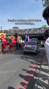London Marathon: Sawe & Kejelcha at Mile 25