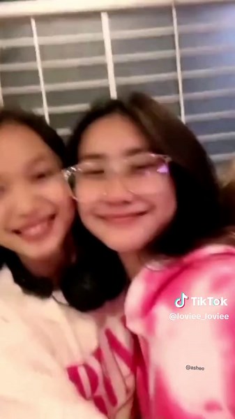 Bebe wants a hug> #hambebe #binisheena #binigwen #biniph 📷 BLOOMers TV| yt