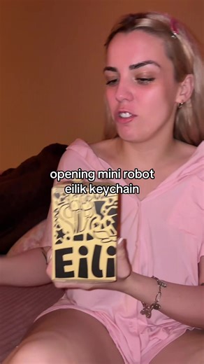 Discover the Eilik Mini Robot for Daily Tasks