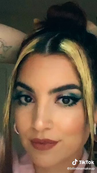 Temporary Blond Streaks Makeup Tutorial for Pictures and Videos