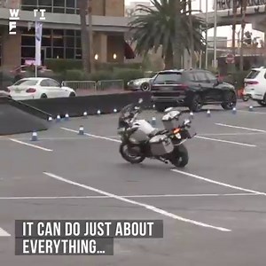 BMW's self-riding motorcycle is straight-up crazy to watch. | What the Future