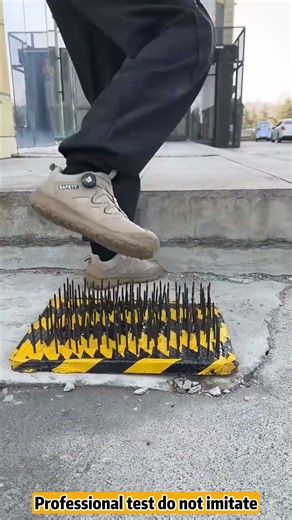 #safetyshoes #safetyshoesfactory #workshoes #safetyboots #amazing #shoes #shorts #workboots