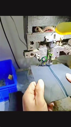 Leather Handbag Making Machine for Seam Hammering