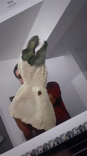 𝕵𝖚𝖗𝖆𝖘𝖘𝖎𝖈 𝕽𝖊𝖕𝖆𝖎𝖓𝖙𝖘 & 𝕮𝖚𝖘𝖙𝖔𝖒 | Skin 🤠🦖🦟🚧 #jurassicpark #trex #tyrannosaurusrex #thelostworldjurassicpark #stanwinston #jurassicpark3 #tyrannosaurus #jurassicreplicas... | Instagram