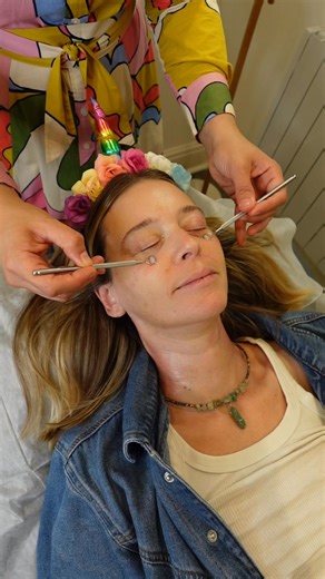 ✨ This is your sign to book that treatment! ✨ I’m Sahar Hooti,...