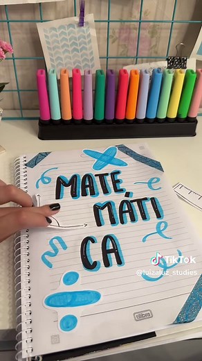 Ideias Criativas para Capas de Matemática