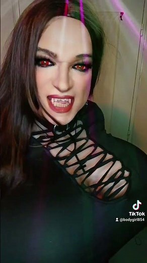 Vampirella #cosplay #crossdressing