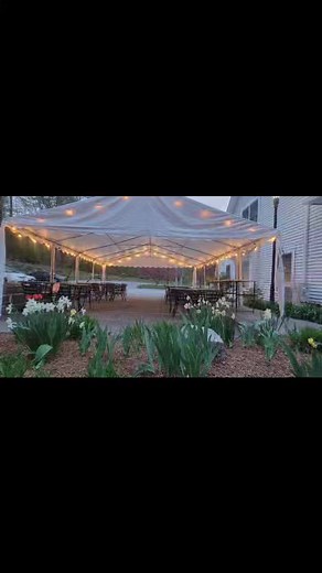 Outside dining at the Pie! | American Pie Company, Inc.