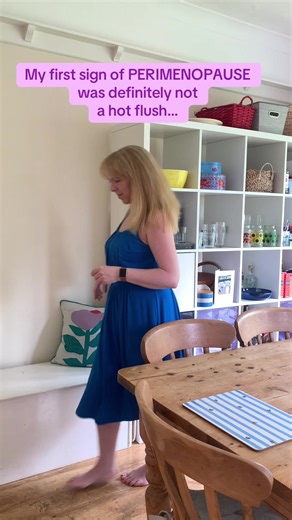 These were my perimenopause first signs aka ‘red flags’ in my early 40s: 🚩My periods coming every 3 weeks 🚩Heart palpitations and feeling out of breath and dizzy 🚩ANGRY…or crying 🚩Headaches that just wouldn’t go away 🚩Waking up at 4am every day 🚩Anxiety about work, driving, my children…when I’d never struggled with this before. Fear started to run my life. 🚩Not being able to concentrate. I had the most horrendous brain fog. 🚩Feeling like I was unwell every day and catching every bug goin