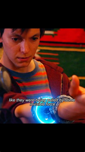 The man's arm was severed by an alien #movie #film