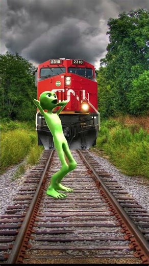 Alien dancing train 🛻 fighting & passenger alien funny vfx magic video #short​​ #youtubeshorts​​