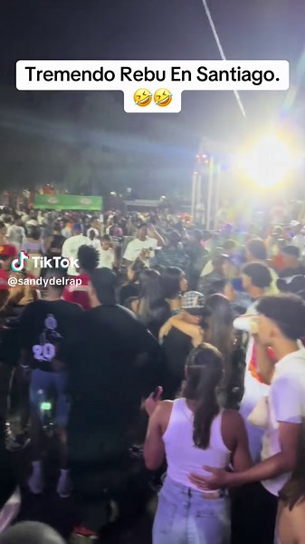 Bobo #carnaval #santiago #amenazy #viral #fyp #policia #chiste #comedia