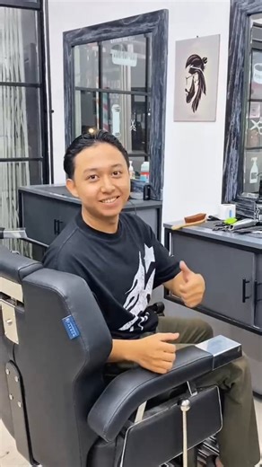 NWPBARBERSHOP on Instagram: "Clean with Taper fade #nwpbarbershop #barbercongcat #taperfade #potongrambut #barbersleman"