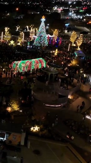 The holidays are shining bright across Garland this December! ✨ Glide into the season with Garland Square on Ice, experience the magic of A Garland Christmas on the Square on Dec. 4, enjoy live performances throughout the month, and shop local for unique gifts that make the season even brighter. 🎄🎁 Explore everything happening this December at https://www.visitgarlandtx.com/p/events City of Garland, Texas Government, Downtown Garland, Heritage Crossing - City of Garland, Garland Cultural Arts,