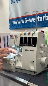 🛒 Jetzt im Shop erhältlich: 👉 [Zum Produkt](https://www.w6-wertarbeit.de)🚀✨ entdecke unsere W6 Overlock N 454D Pro: ✅Kreative Profi W6 Overlock mit der großen Programmvielfalt von 16 Stichvarianten ✅Leistungsstarker 100 Watt Servo Motor ✅Geschwindigkeit von 1.300 Stiche/Minute ✅Einfaches Einfädeln durch farblich markiertes Einfädelschema ✅Durch innovative Fußanlasser-Steuerung ist langsames Nähen in Zeitlupe möglich sowie Nadelstop oben / unten frei wählbar ✅Stufenlos einstellbarer Nähanpress