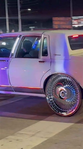 White Chevy box on 28” DUB floaters