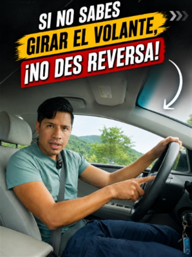 Cómo girar el volante correctamente en reversa para el examen de manejo