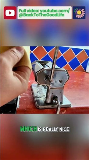 Rolling fresh pasta by hand is oddly satisfying 😌🍝