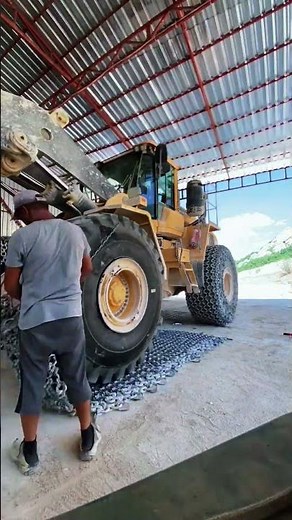 Installation of chain nets on vehicle tires #shorts