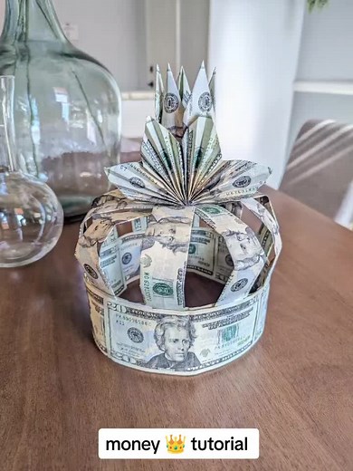 Money Crown Tutorial: Step-by-Step Guide to Creating a Unique Graduation Gift