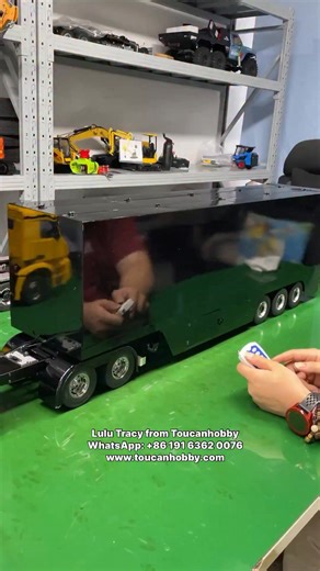The stage trailer just goes so well with an Rc tractor truck 🤩🤩 can’t get over it! #Rc #stage #trailer #tractor #custom #scale #model #rcmodel | Lulu Tracy