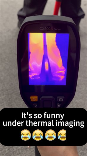 Guess what she is holding 😂😂😂#thermalimaging #thermalcameras #fyp #science #scienceexperiments