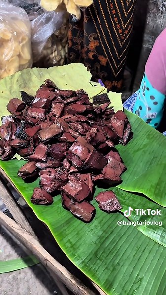 Tantangan beli tahu Arab full jadi satu, tahu Arab, buka : jam 6 pagi - 10 pagi, harga : 5 ribu, lokasi : pasar Paing Bojonegoro#tahuarab#tahuarabviral#makananviral#makanankekinian#makananviralkekinian#jajananviral#jajanankekinian#jajananviralkekinian#kulinerviral#kulinerkekinian#kulinerviralkekinian#kulinertiktok#kulinertiktokviral