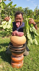352K views · 2.5K reactions | a man eating beef barbeque on clay pot with spicy sauce #eating | Felton White | Facebook